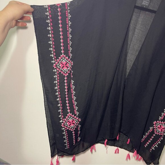 Bebe Women’s Black Embroidered Kimono Cardigan Tassel Trim One Size Boho Chic - Picture 4 of 7